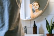 Clay mask can remove blackheads. (Photo via Pexels/Ivan Samkov)